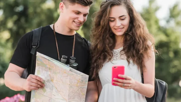 Pourquoi les voyageurs explorent les destinations en ligne avant de les visiter